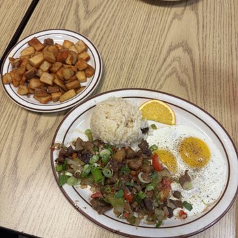 BabyStacks Cafe - Centennial - pork belly sisig plate // ig: @nigirigirlsforever - New American Near Me - Las Vegas, Nevada