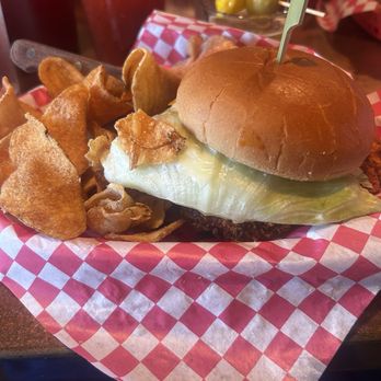 Cabin 61 - Nashville Fried Chicken - Burgers Near Me - White Bear Lake, Minnesota