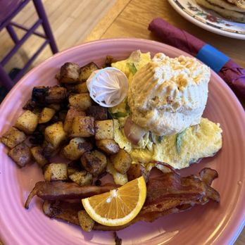 2 Cats Bar Harbor - Coffee & Tea Near Me - Bar Harbor, Maine
