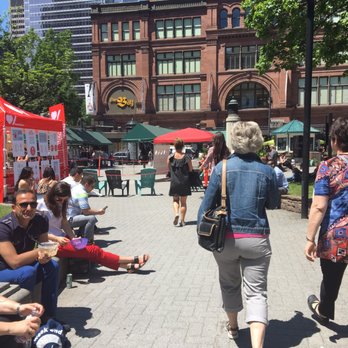 Phillips Square - Enjoying the gorgeous weather - Landmarks & Historical Buildings Near Me - Montreal, Quebec
