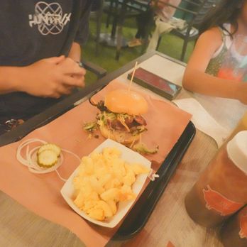 The Bearded Pig - King sandwich with Mac and cheese - Barbeque Near Me - Jacksonville, Florida