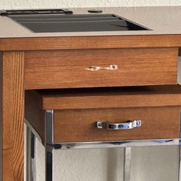 Missing/broken handle on desk Missing/broken handle on desk