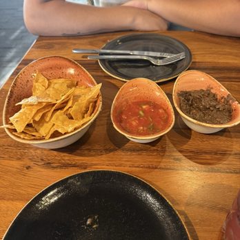Caló Kitchen + Tequila - El Segundo - Chips with salsa and pork beans - Mexican Near Me - El Segundo, California