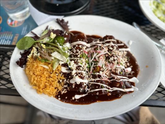 5 Rabanitos Restaurante & Taqueria by null