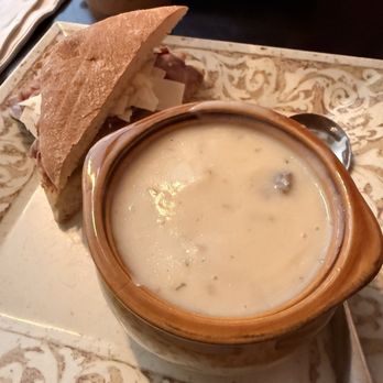 Boston Coffeehouse - Chicken Velvet soup and Roast Beef Arugula - Coffee & Tea Near Me - Deland, Florida
