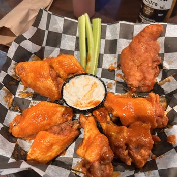 Bar Bill Tavern - buffalo wings - Pubs Near Me - East Aurora, New York Bar Bill Tavern - buffalo wings - Pubs Near Me - East Aurora, New York