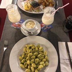 Pizzeria la Bodeguita - Gegrillter Lachs & Gnocci Pesto