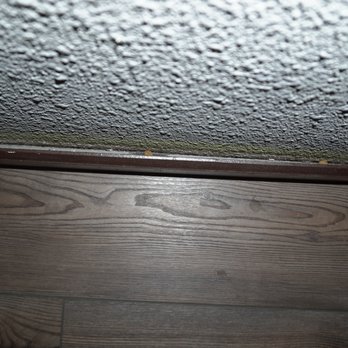 Mountain Trail Lodge - "crown molding"coming apart from the wall - Vacation Rentals Near Me - Oakhurst, California Mountain Trail Lodge - "crown molding"coming apart from the wall - Vacation Rentals Near Me - Oakhurst, California
