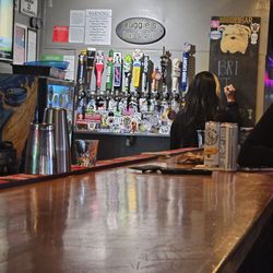 Auggie's Bar & Grill - Draft beers