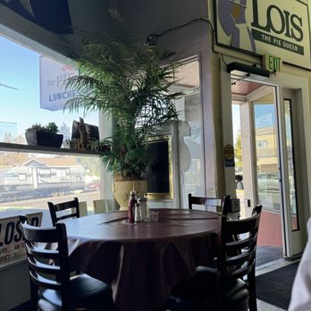 Lois the Pie Queen - Seating - Desserts Near Me - Oakland, California Lois the Pie Queen - Seating - Desserts Near Me - Oakland, California