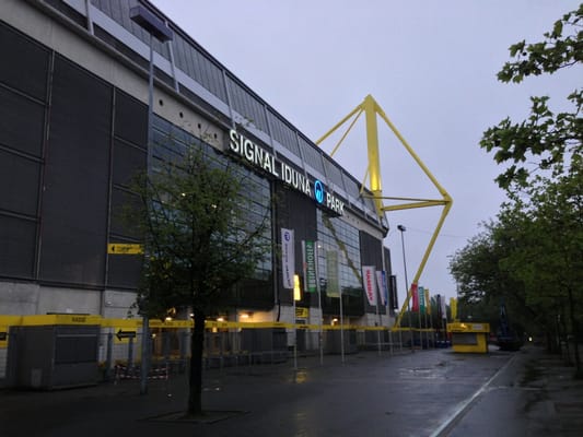 Signal Iduna Park by null