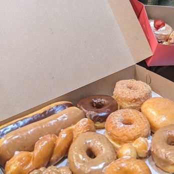Bakers Donuts - All glazed. And I paid for an assortment. - Donuts Near Me - Sacramento, California Bakers Donuts - All glazed. And I paid for an assortment. - Donuts Near Me - Sacramento, California