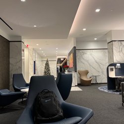 United Polaris lounge IAD