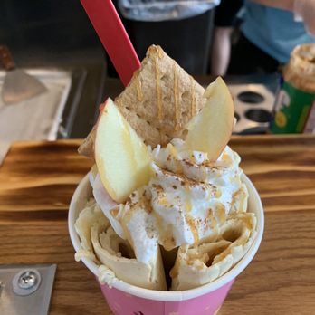Freezing Thai Rolled Ice Cream - Apple Pie - Ice Cream & Frozen Yogurt Near Me - Omaha, Nebraska Freezing Thai Rolled Ice Cream - Apple Pie - Ice Cream & Frozen Yogurt Near Me - Omaha, Nebraska