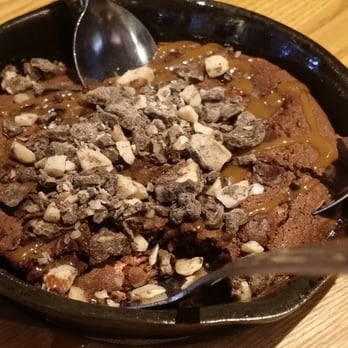 Chili's - Toffe brownie sundae. Sans ice cream. - American Near Me - Aventura, Florida