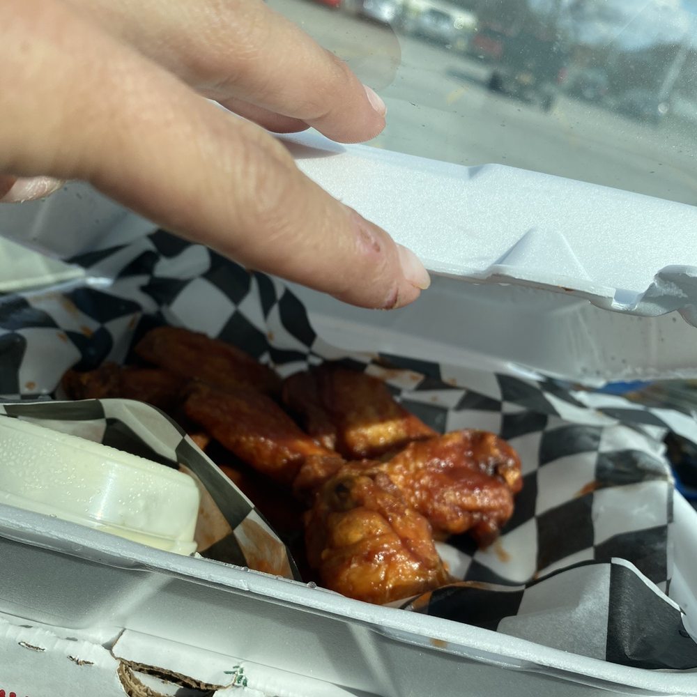 Pizza 151 - 10 Traditional Wings bbq 151 - Pizza Near Me - Batavia, New York Pizza 151 - 10 Traditional Wings bbq 151 - Pizza Near Me - Batavia, New York