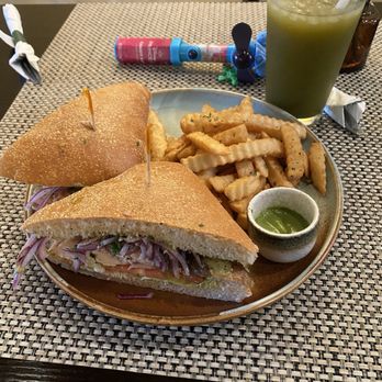 El Huarique Peruvian Kitchen - Peruvian Rotisserie Chicken Sandwich - Peruvian Near Me - Culver City, California
