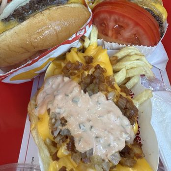 In-N-Out Burger - Burgers Near Me - Temecula, California