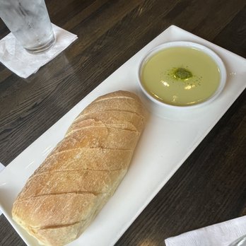 Italian Pizza Kitchen - Complimentary bread - Italian Near Me - Roselle, Illinois