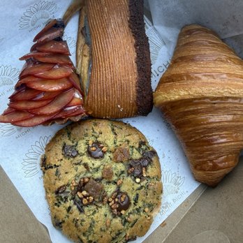 Michi Michi - Pluot tart, black sesame pain suisse, butter croissant, chocolate chip cookie - Bakeries Near Me - San Diego, California Michi Michi - Pluot tart, black sesame pain suisse, butter croissant, chocolate chip cookie - Bakeries Near Me - San Diego, California