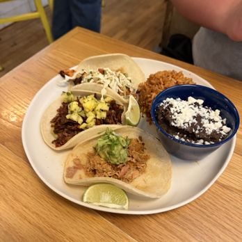 La Vecina Taqueria - Tacos Near Me - Newport, Rhode Island La Vecina Taqueria - Tacos Near Me - Newport, Rhode Island