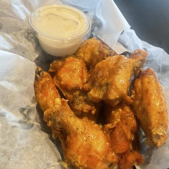Bargos Grill & Tap - Chicken Wings Near Me - Fairfield, Ohio Bargos Grill & Tap - Chicken Wings Near Me - Fairfield, Ohio