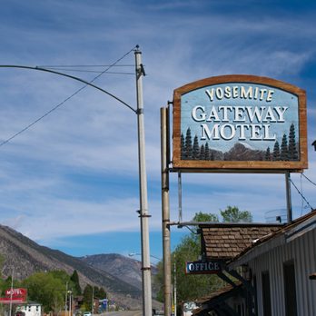 Yosemite Gateway Motel - View from motel - Hotels Near Me - Lee Vining, California Yosemite Gateway Motel - View from motel - Hotels Near Me - Lee Vining, California