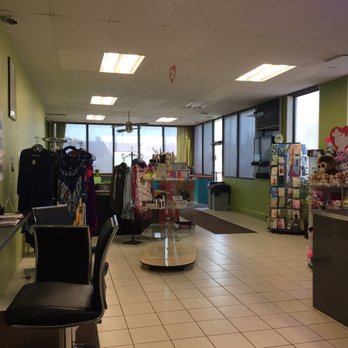 Cupid's Car Wash & Detail Centre - interior waiting area and gifts/snack shop - Auto Detailing Near Me - Edmonton, Alberta Cupid's Car Wash & Detail Centre - interior waiting area and gifts/snack shop - Auto Detailing Near Me - Edmonton, Alberta