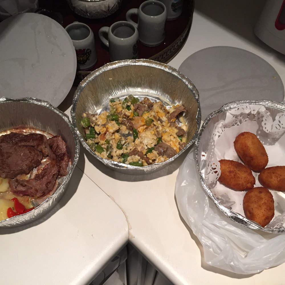 Cazorla - Solomillo, eggs with veggies and shrimp,  y croquetas de jamón - Spanish Near Me - Madrid, M