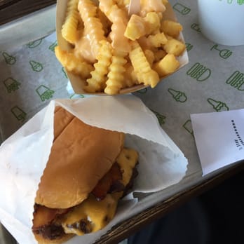 Shake Shack Bridgewater - Smoke Shack, cheese fries, shake - Burgers Near Me - Bridgewater, New Jersey Shake Shack Bridgewater - Smoke Shack, cheese fries, shake - Burgers Near Me - Bridgewater, New Jersey