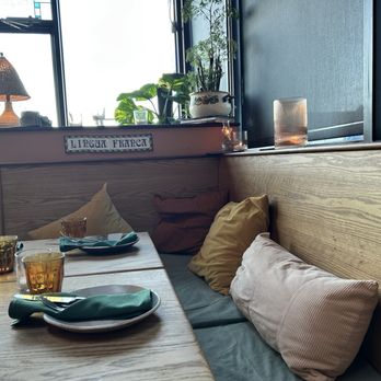 Lingua Franca - Front Interior - Burgers Near Me - Los Angeles, California