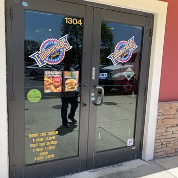 Fuddruckers - Burgers Near Me - Hialeah, Florida