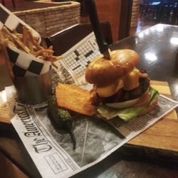 Historic Palm Lounge's - Burger time!