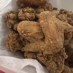 Hook Seafood and Wings - Baton Rouge - Gizzards & three wings. Yummy