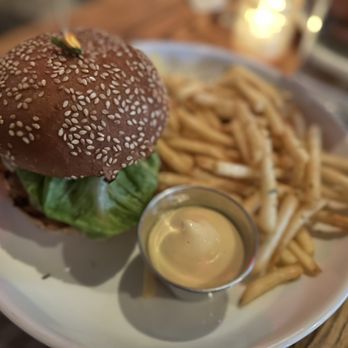 Sunday In Brooklyn - Sunday Burger - New American Near Me - Brooklyn, New York Sunday In Brooklyn - Sunday Burger - New American Near Me - Brooklyn, New York