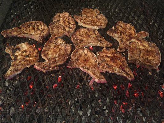 Smokey Pig Bar-B-Q by null