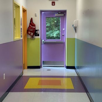 The Learning Experience - Trumbull - Back entrance door not locked. Left ajar so anyone can come right in. - Preschools Near Me - Trumbull, Connecticut