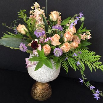 Elizabeth Mak Design - Peach, lavender arrangement! - Florists Near Me Elizabeth Mak Design - Peach, lavender arrangement! - Florists Near Me