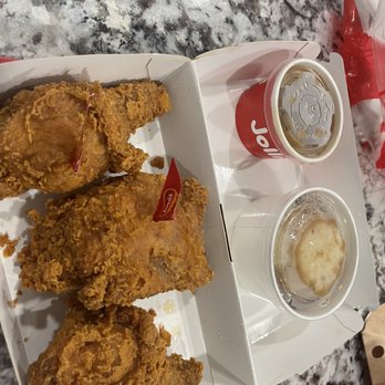Jollibee - Spicy chicken, side of gravy, mashed potatoes - spicy is SPICY more so than Popeyes .. gravy is eh and potatoes are flakes I believe ??? - Fast Food Near Me - Houston, Texas Jollibee - Spicy chicken, side of gravy, mashed potatoes - spicy is SPICY more so than Popeyes .. gravy is eh and potatoes are flakes I believe ??? - Fast Food Near Me - Houston, Texas
