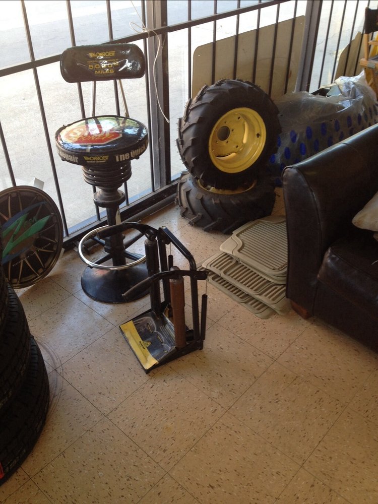 LARRY’S COMPLETE TIRE & AUTO Updated October 2024 17 Photos 19320