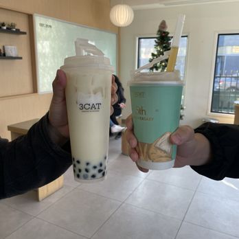 3CAT Handcrafted Beverage - Jasmine milk tea with boba Oolong tea - Bubble Tea Near Me - Los Angeles, California 3CAT Handcrafted Beverage - Jasmine milk tea with boba Oolong tea - Bubble Tea Near Me - Los Angeles, California