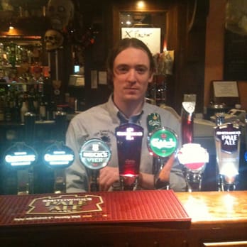 Coach Inn - Pubs Near Me - Bray, WW