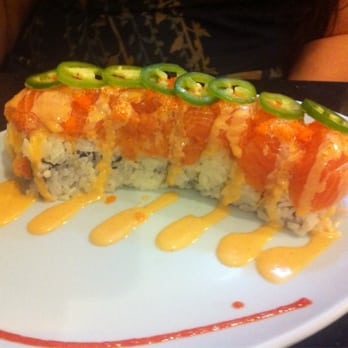 Oki Doki Sushi - 911 roll with salmon only - Sushi Bars Near Me - Hermosa Beach, California Oki Doki Sushi - 911 roll with salmon only - Sushi Bars Near Me - Hermosa Beach, California