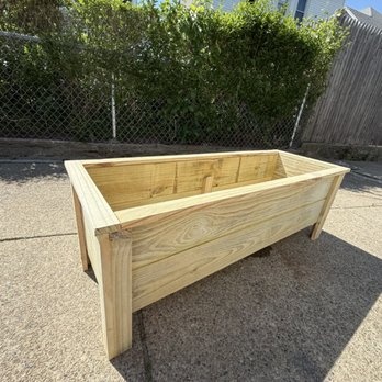 Harborview Home Improvements - Custom cedar garden planters box - Carpenters Near Me Harborview Home Improvements - Custom cedar garden planters box - Carpenters Near Me