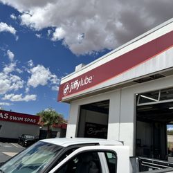 Jiffy Lube - Outside and front of the Jiffy Lube in Washington, Utah.