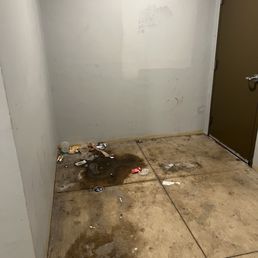 Amenities that always smells urine and full of trash Amenities that always smells urine and full of trash