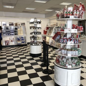 See's Candies - Inside the shop - Candy Stores Near Me - Alameda, California
