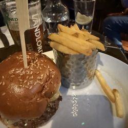 Cleveland Arms - Burger