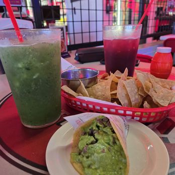 Las Ahumaderas - Carne asada taco, chips and salsa, cucumber and mango/jamica agua fresca - Tacos Near Me - Chula Vista, California Las Ahumaderas - Carne asada taco, chips and salsa, cucumber and mango/jamica agua fresca - Tacos Near Me - Chula Vista, California