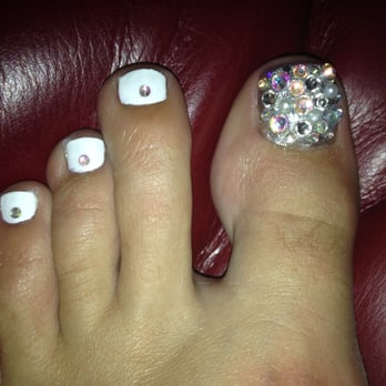 Exquisite Nails - nails by, Lynn. Fun nails for my birthday in Vegas! - Nail Salons Near Me - Reseda, California